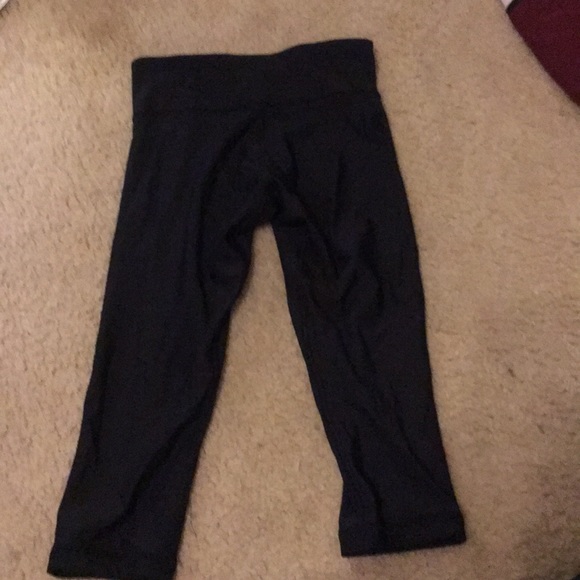 Under Armour Pants & Jumpsuits Calf Length Yoga Pants Poshmark